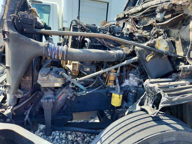 2007 Freigliner 2007 Freightliner CST120 Semi Truck