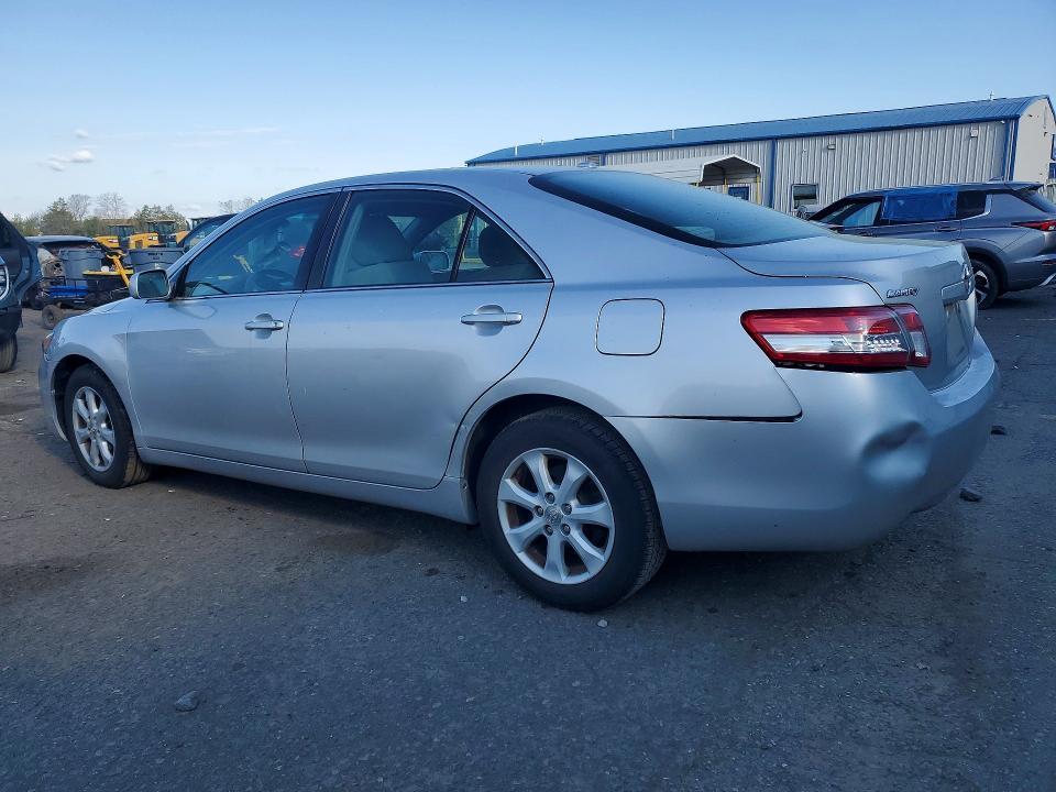 2011 Toyota Camry le