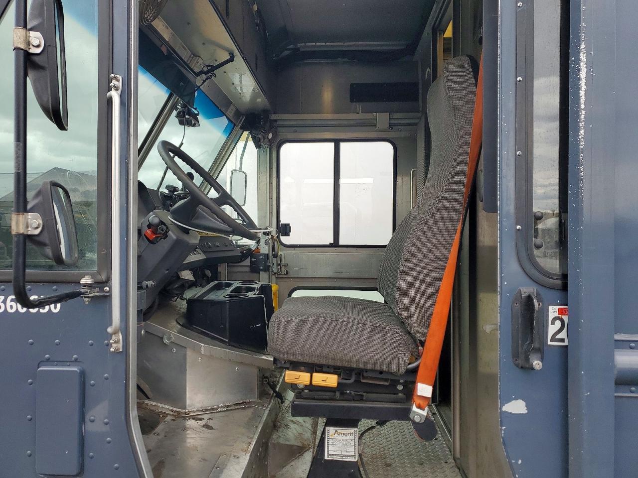 2021 Freightliner MT45G Chassis Delivery Truck