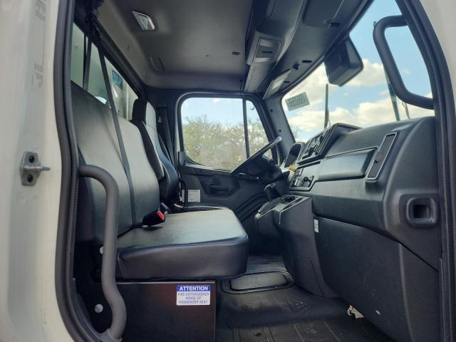 2024 Freigliner 2024 Freightliner Business Class M2 BOX Truck