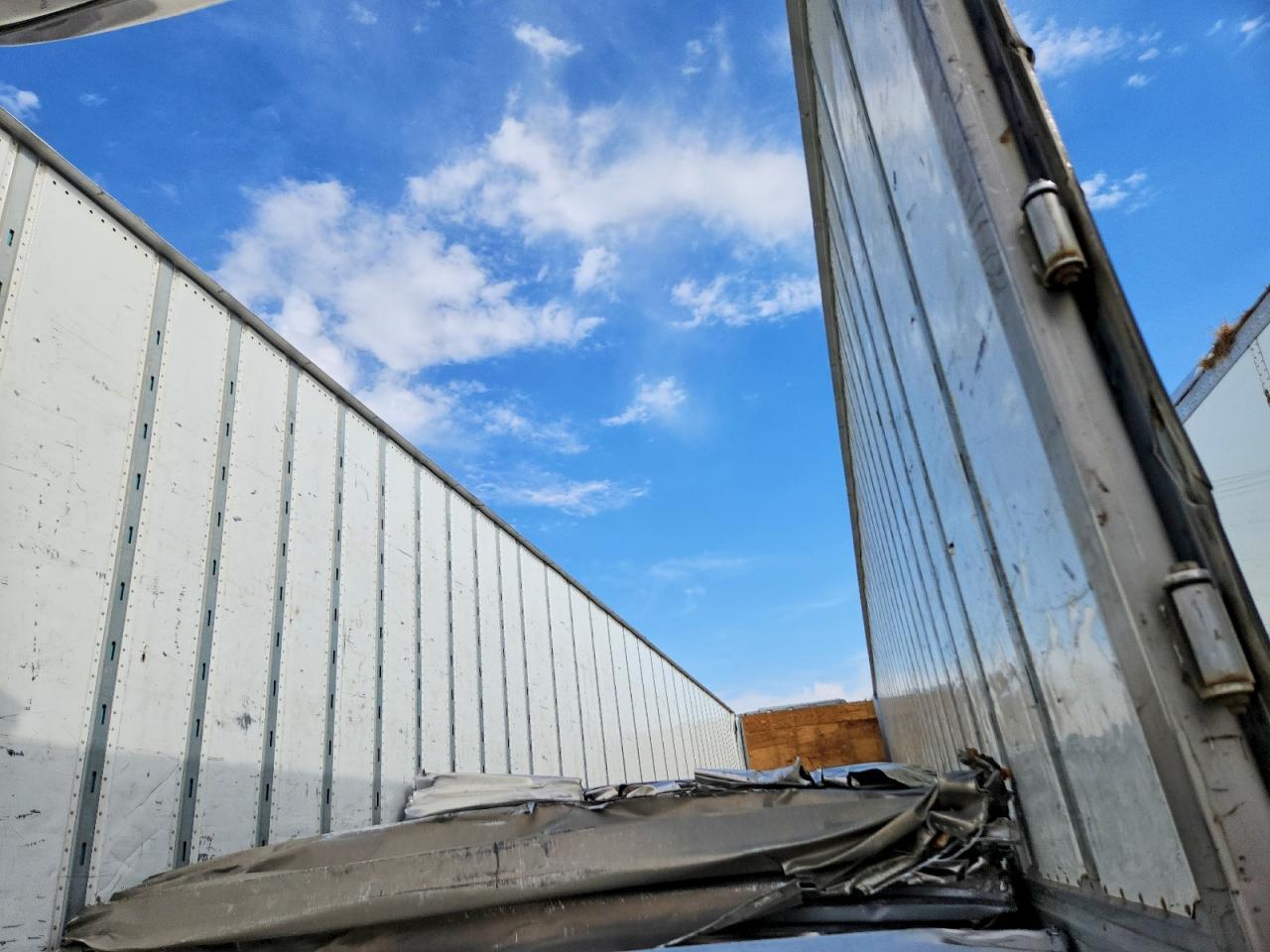 2014 Utility VS2DX DRY Van Trailer