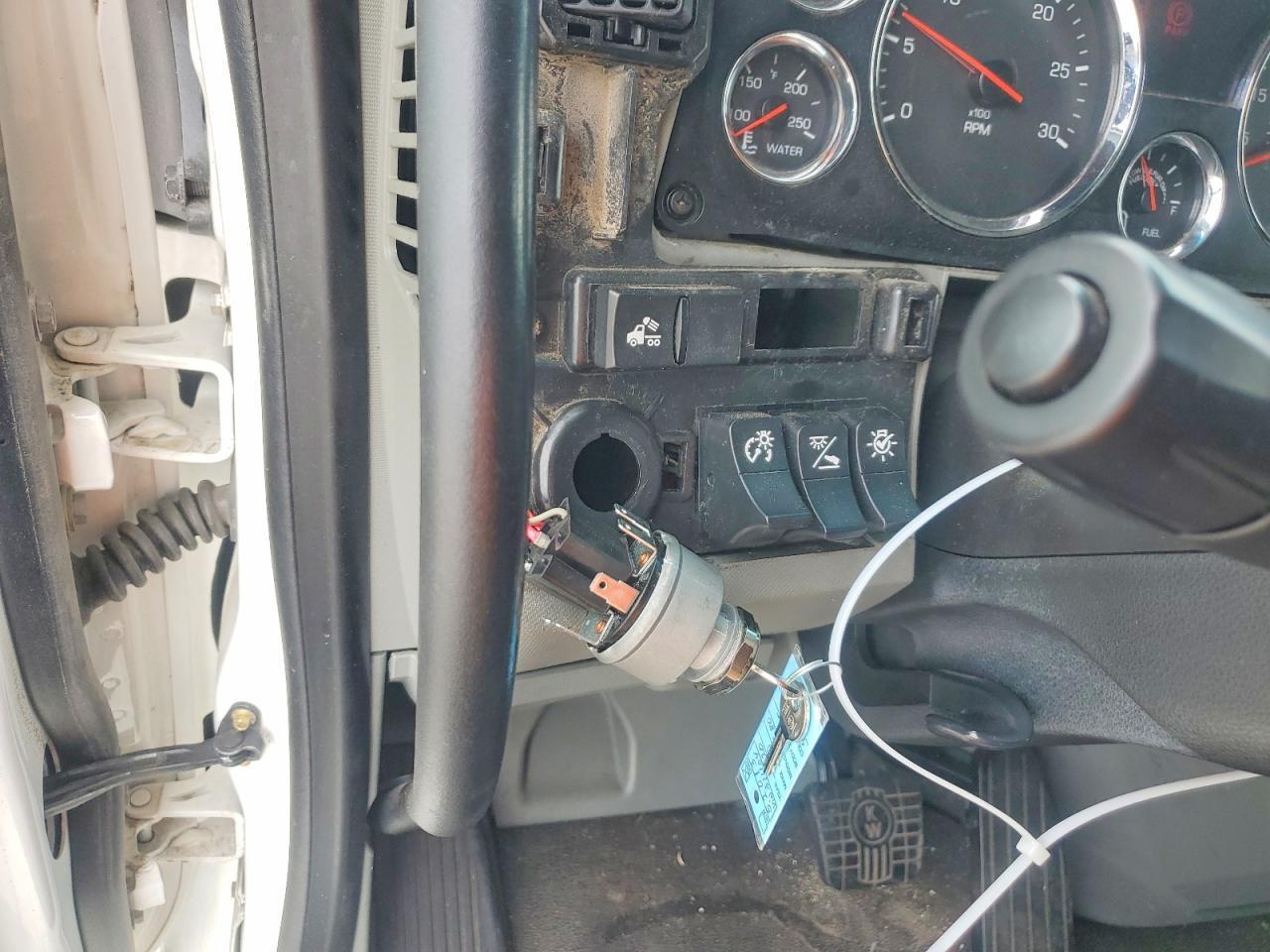 2020 Kenworth T680 Semi Truck