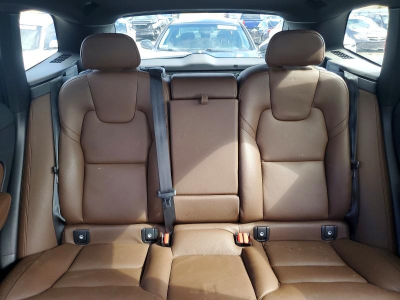 2022 Volvo Xc60 B5 Momentum