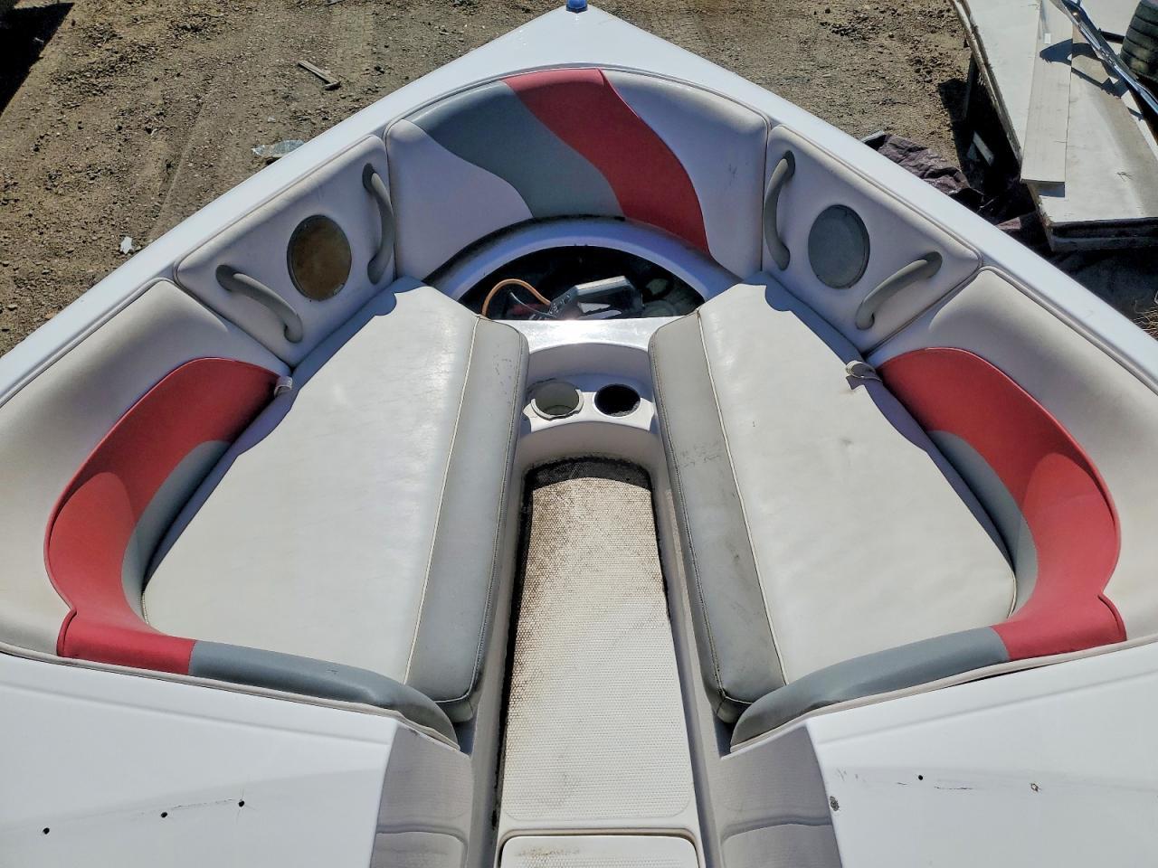2002 Moomba Boat