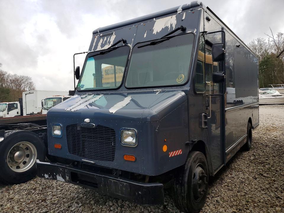2020 Freightliner MT45G Chassis Delivery Truck
