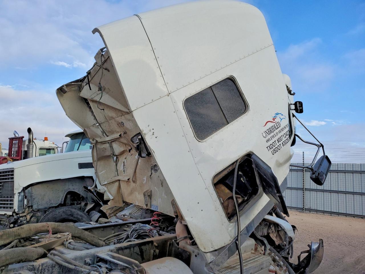 2012 Peterbilt 386 Truck Cab AND Chassis