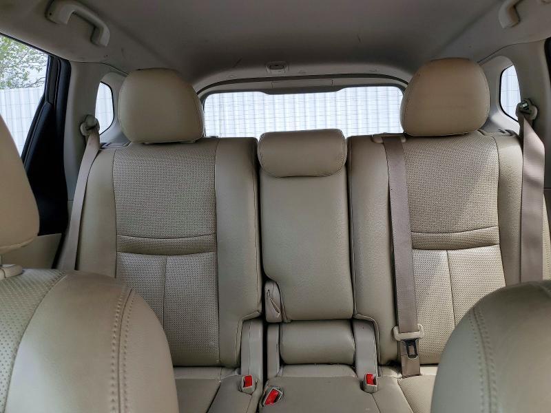 2016 Nissan Rogue sv