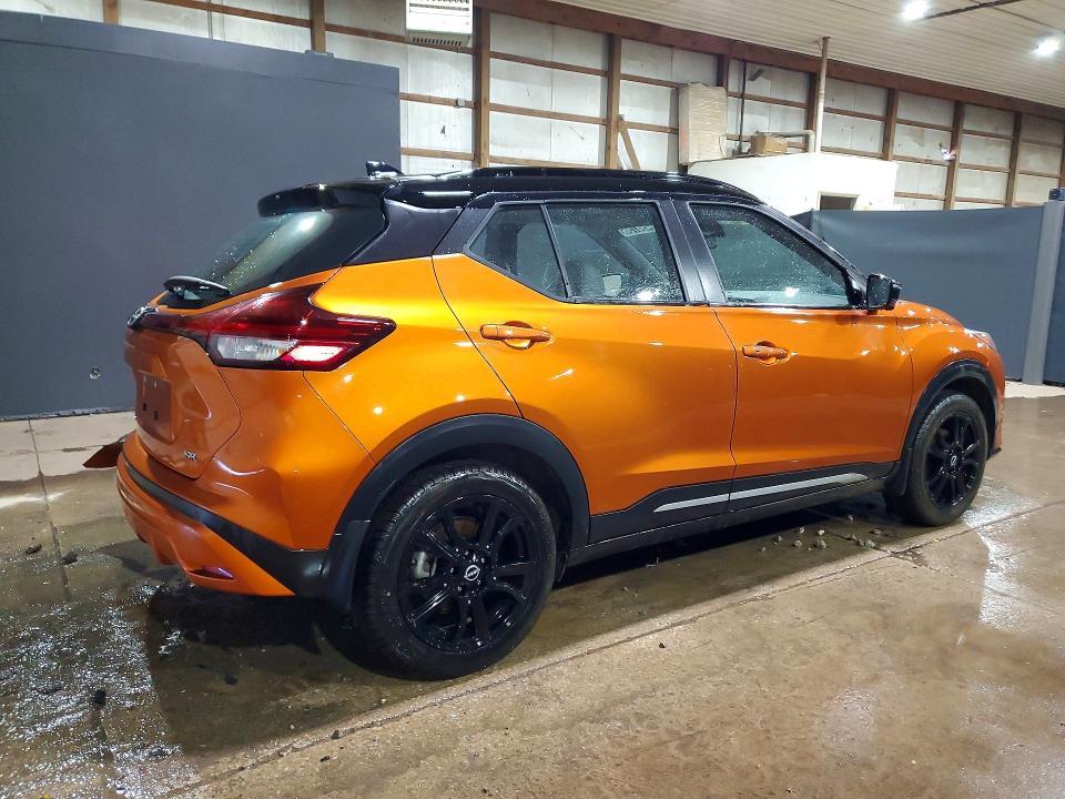 2023 Nissan Kicks sr