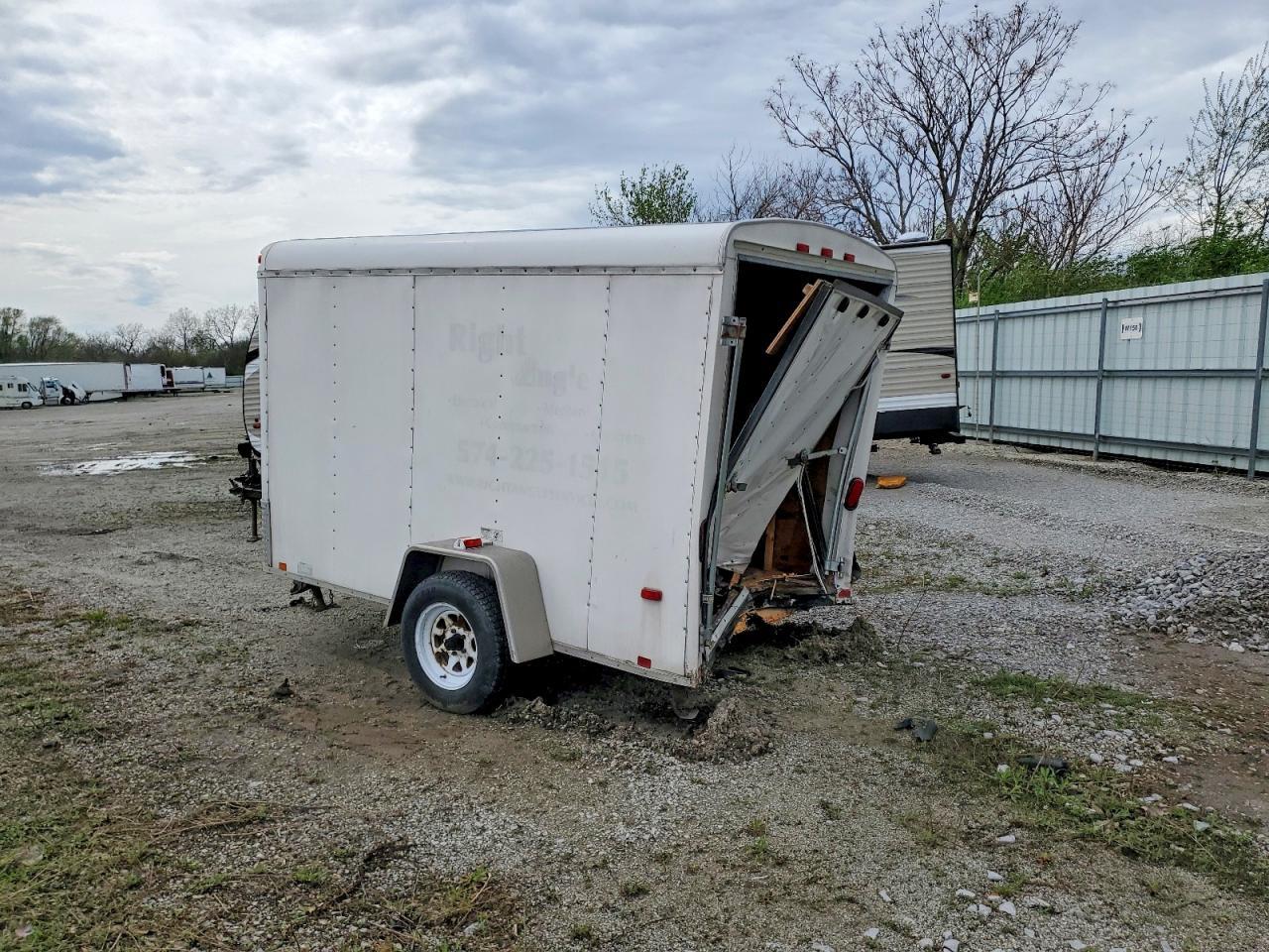 2004 United UE0014 Enclosed Cargo Trailer