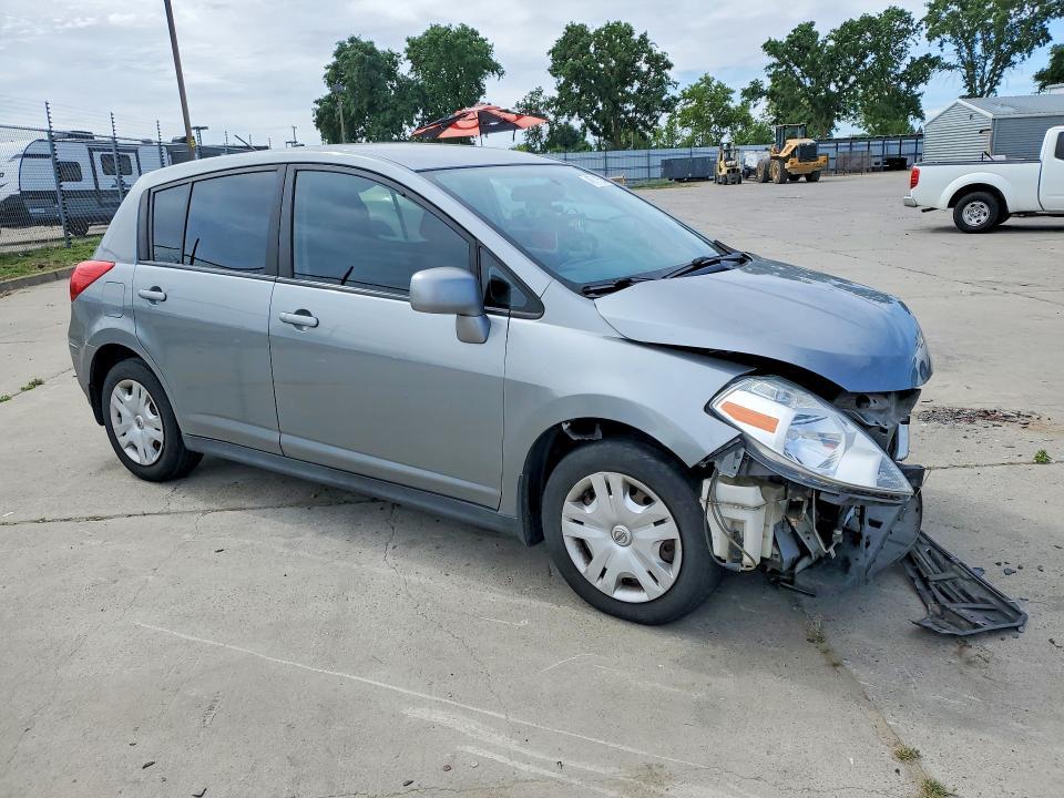 2010 Nissan Versa 1.8 s