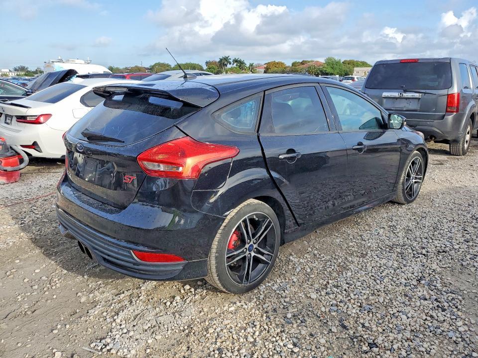 2016 Ford Focus st
