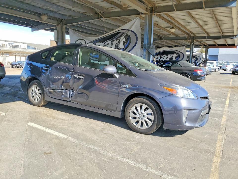 2015 Toyota Prius Plug-in Hybrid Base