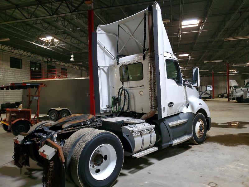 2018 Kenworth T680 Semi Truck