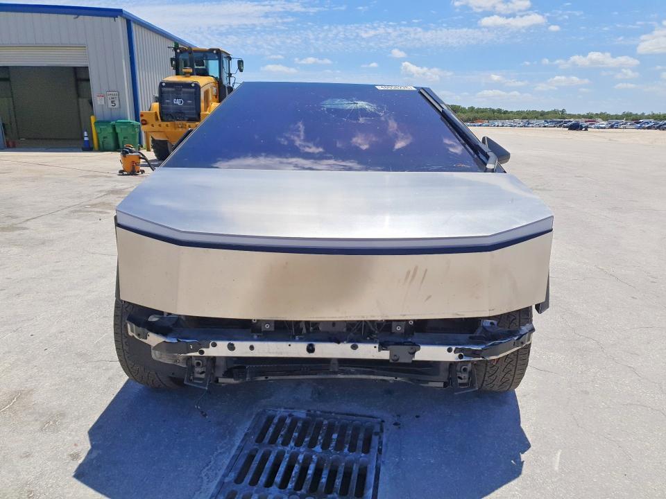 2025 Tesla Cybertruck