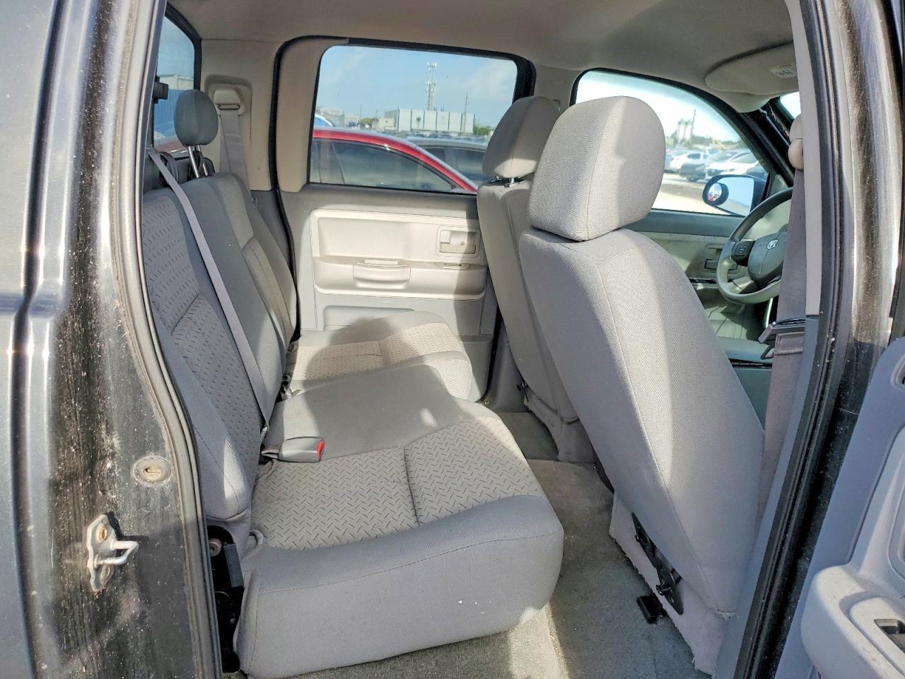 2007 Dodge Dakota Quattro