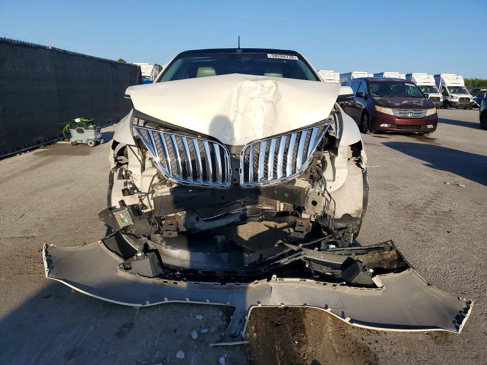 2013 Lincoln Townhouse MKX