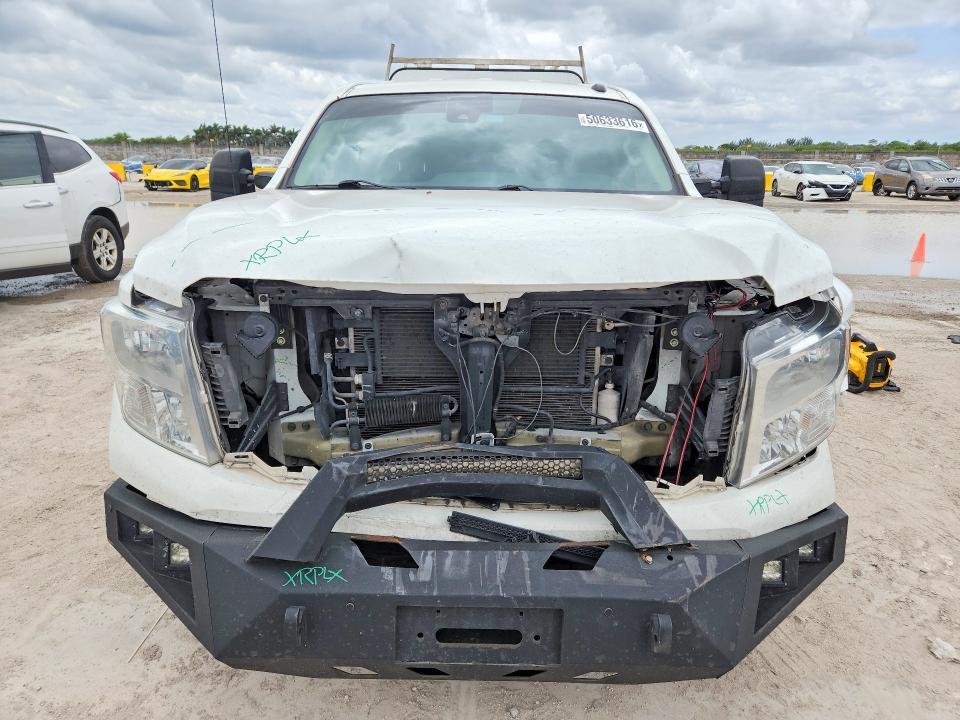 2021 Nissan Titan SV