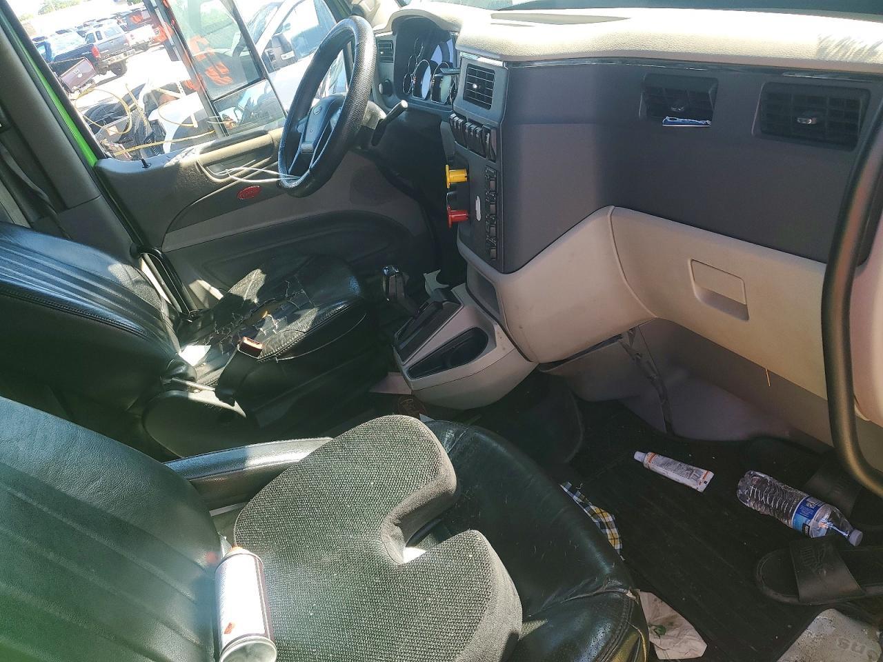 2018 Peterbilt 579 Semi Truck