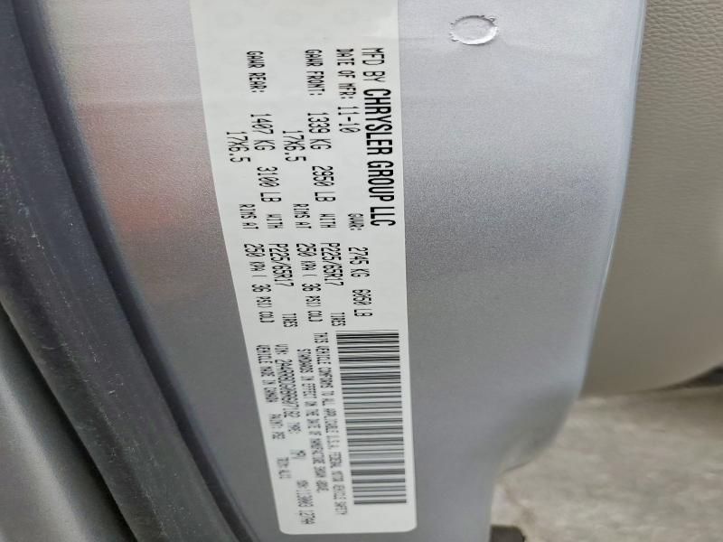 2011 Chrysler Town & Country Touring l