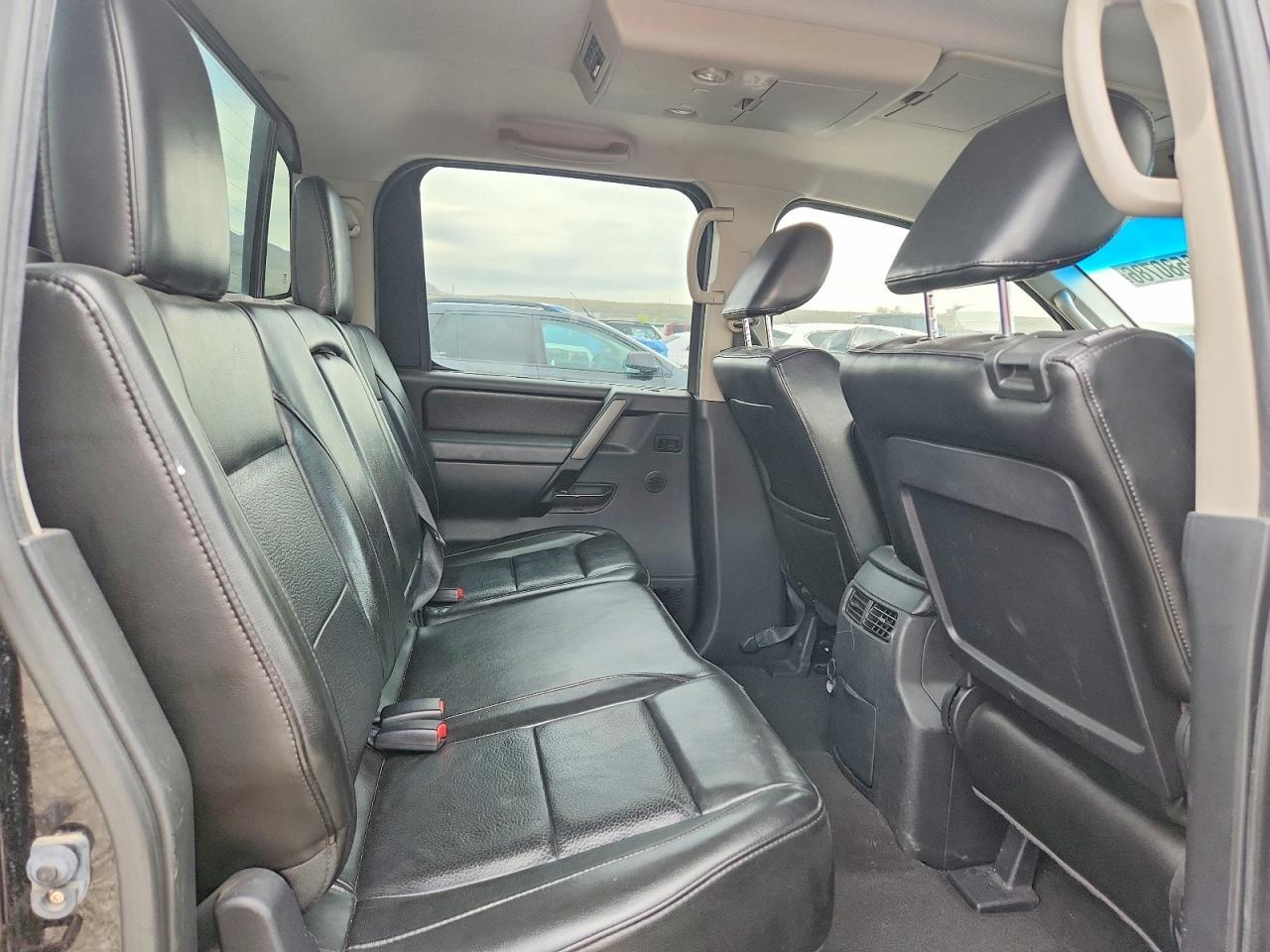 2012 Nissan Titan SV