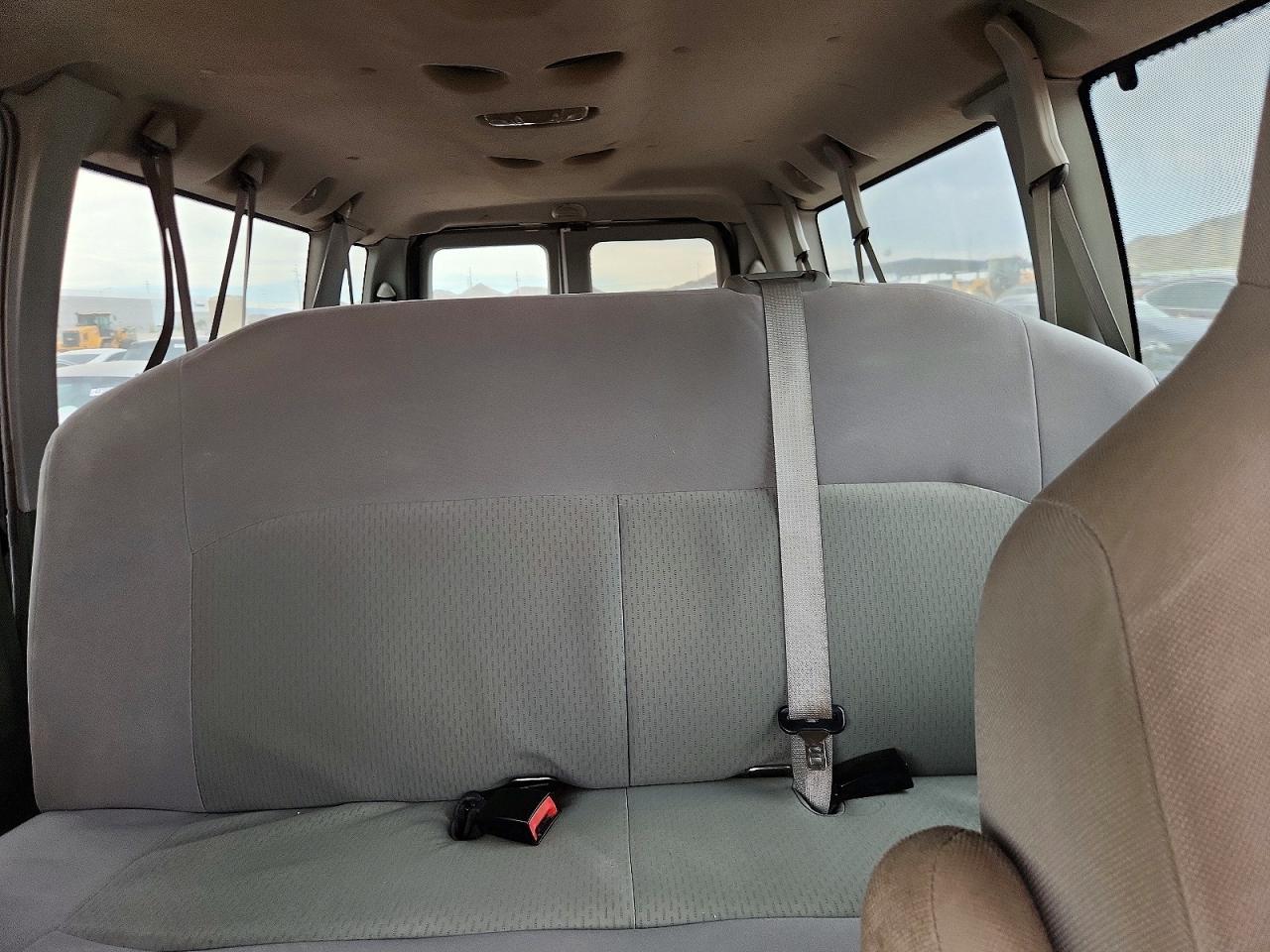 2014 Ford Econoline E350 Super Duty Wagon