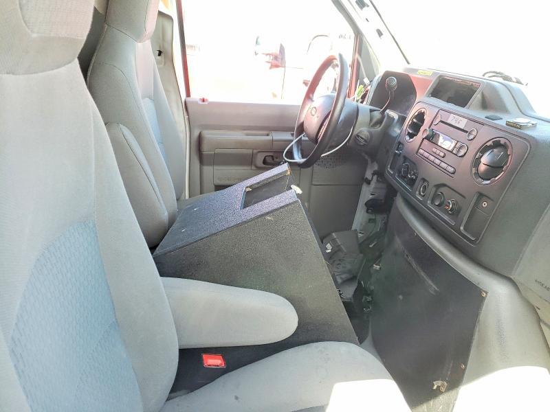 2019 Ford Econoline E450 Super Duty Cutaway Van