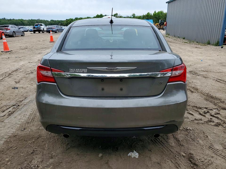 2013 Chrysler 200 Touring