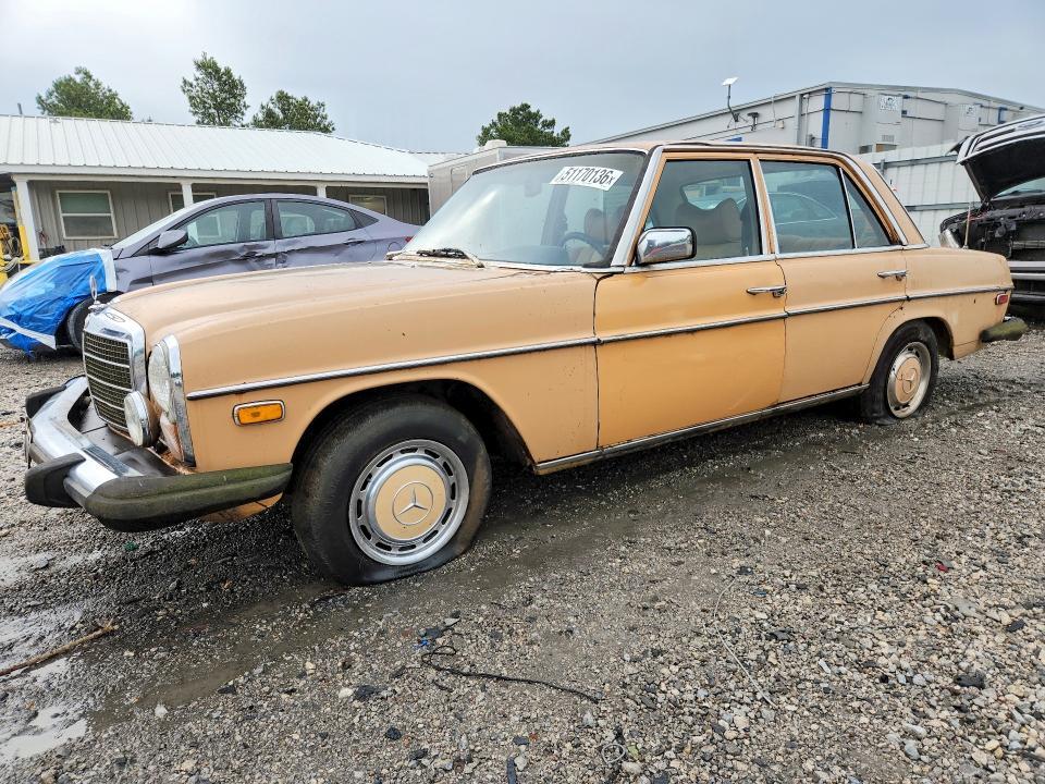 1976 Mercedes-Benz 240