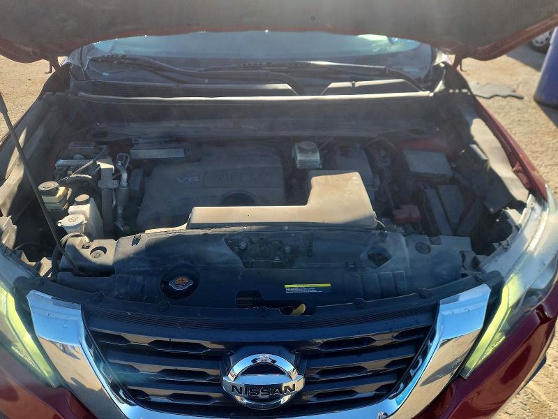 2018 Nissan Pathfinder sv