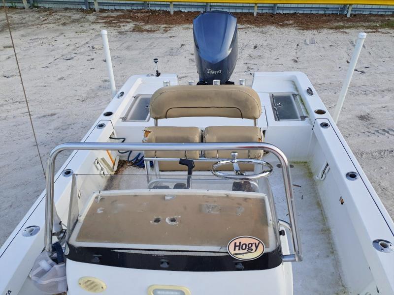 2020 Sportsmen 2020 Sportsman Masters 227 Bay Boat-Boat