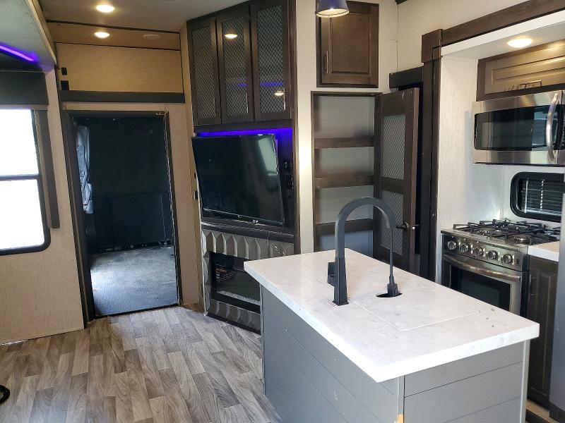 2021 Grand Design Momentum Camper