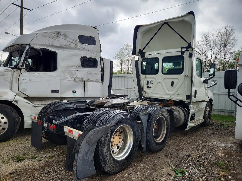 2023 Freigliner 2023 Freightliner Cascadia 126 Semi Truck