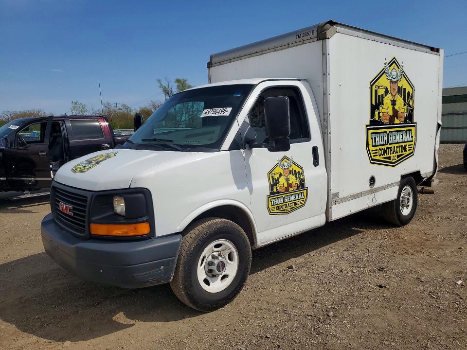 2013 GMC Savana box Truck