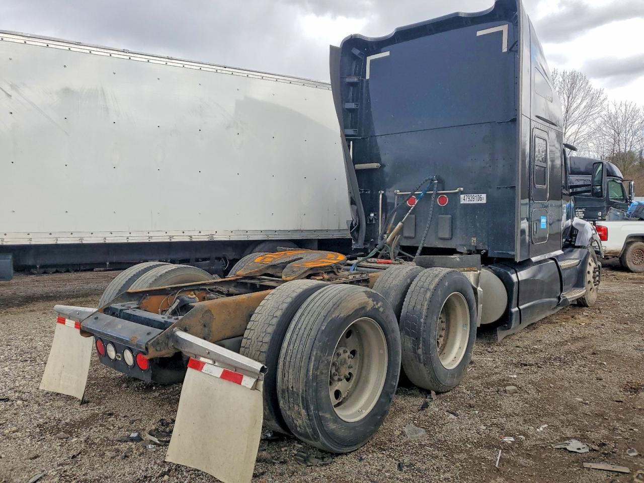 2015 Kenworth T680 Semi Truck