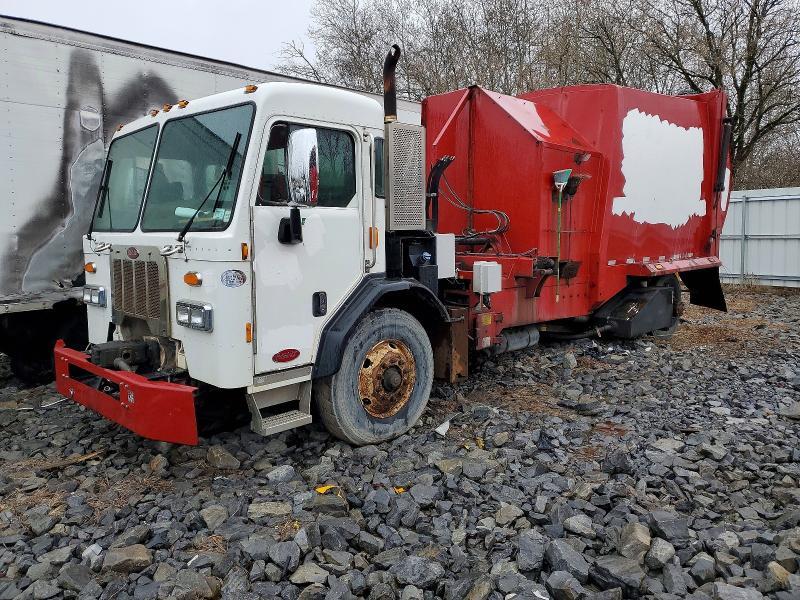 2016 Peterbilt 320 Refuse Truck
