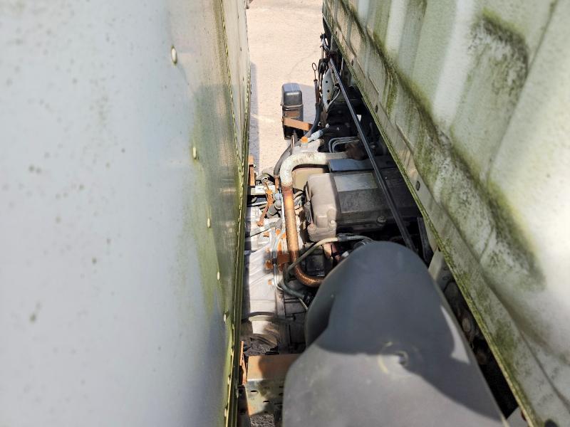 2004 Isuzu NQR BOX Truck