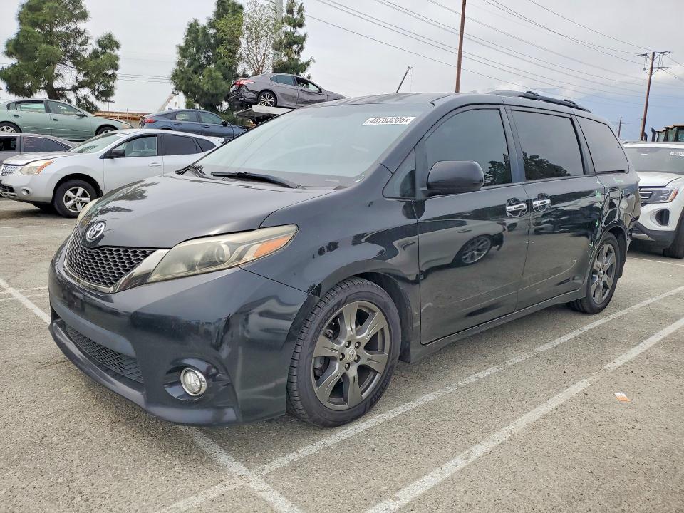 2017 Toyota Sienna se 8-passenger