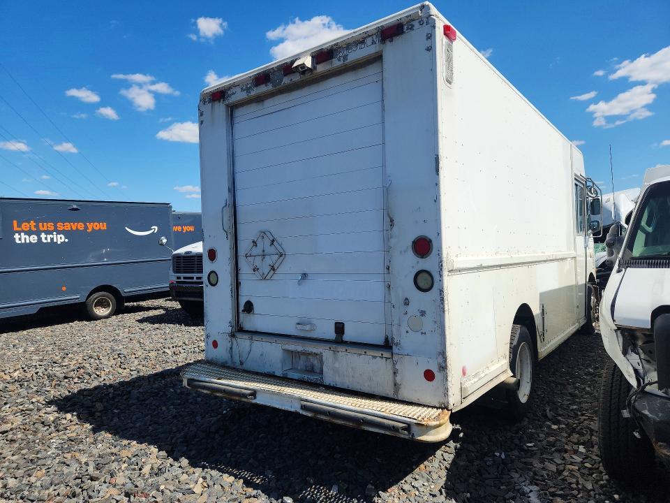 2004 Freightliner Mt45g Delivery Truck