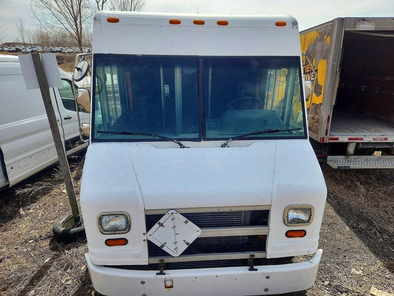 2004 Freightliner Chassis M Line WALK-IN Van