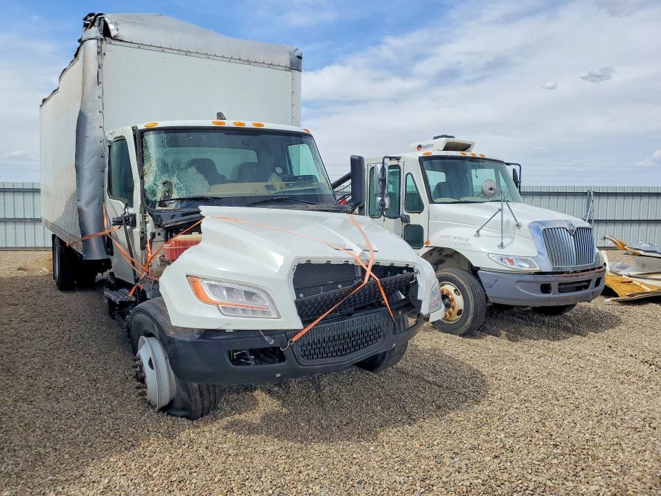 2023 International MV607 BOX Truck