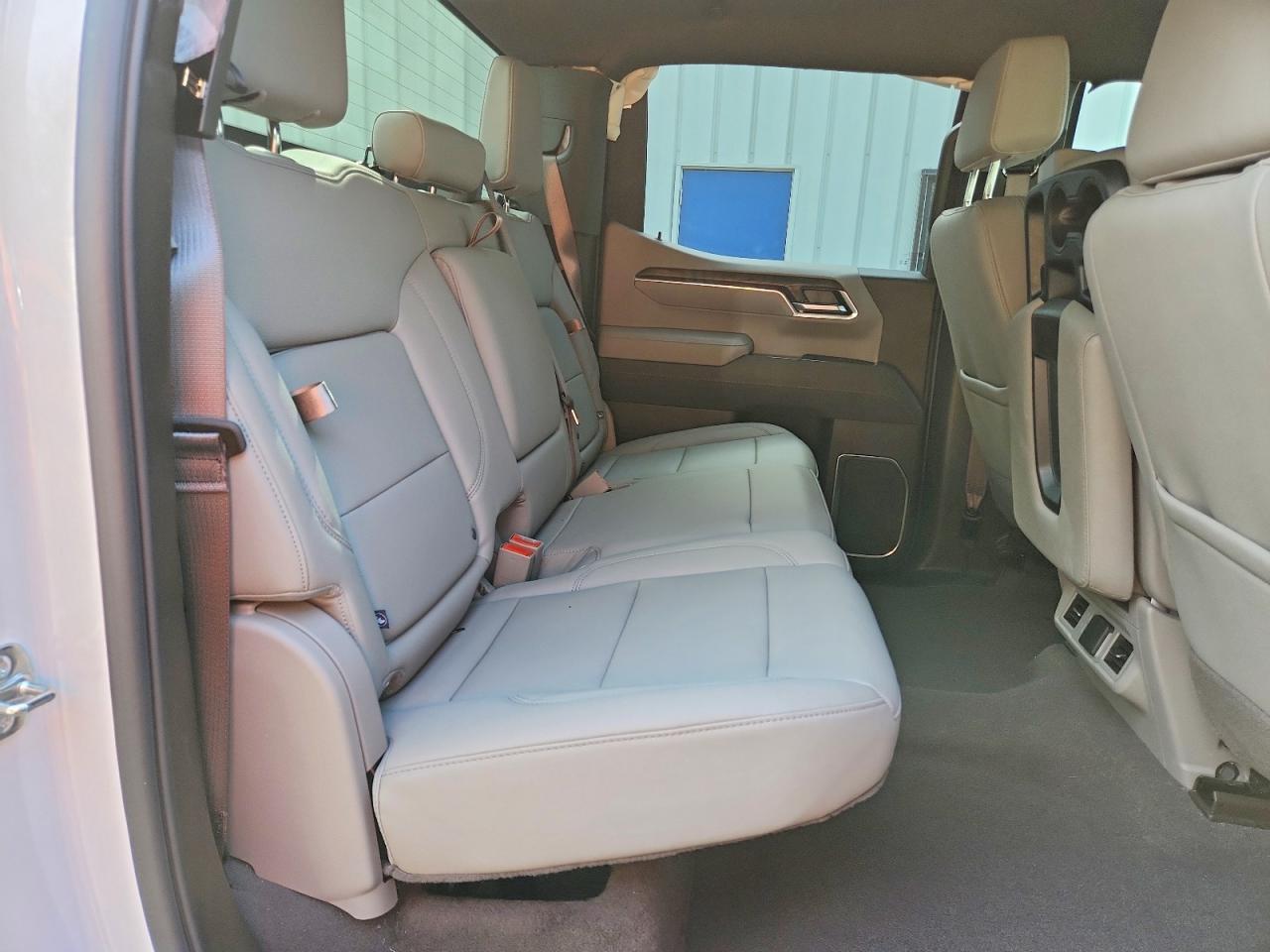 2026 GMC Sierra K1500 SLT