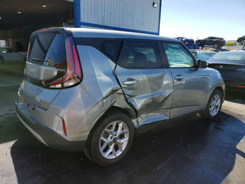 2023 KIA Soul lx