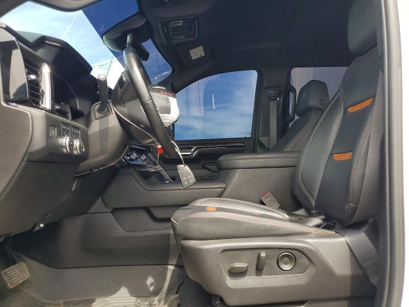 2024 GMC Sierra K2500 AT4