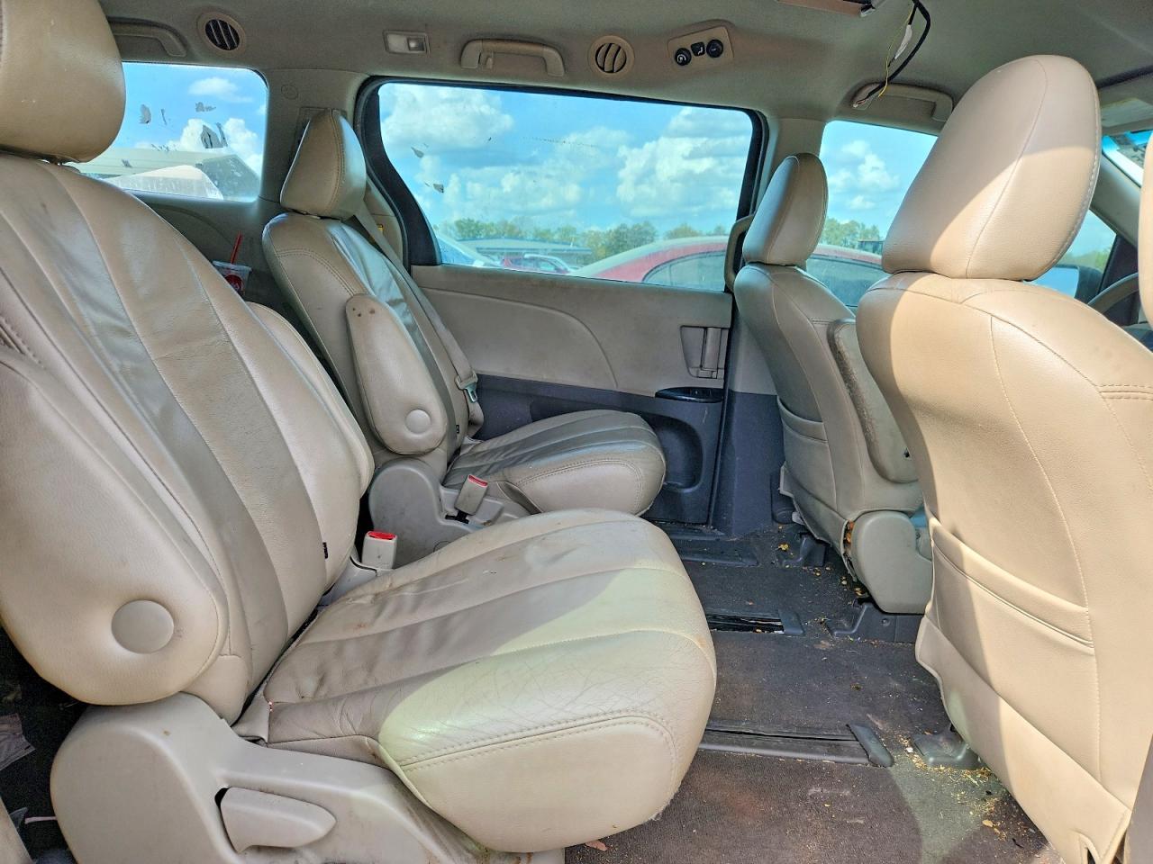 2011 Toyota Sienna Base 7-passenger