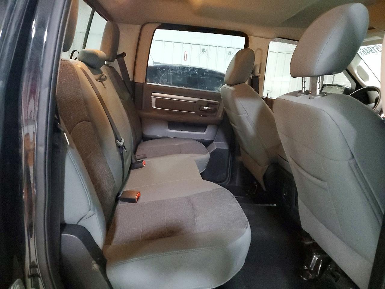 2015 Dodge RAM 1500 SLT