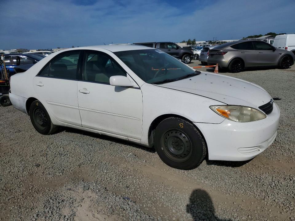 2004 Toyota Camry le