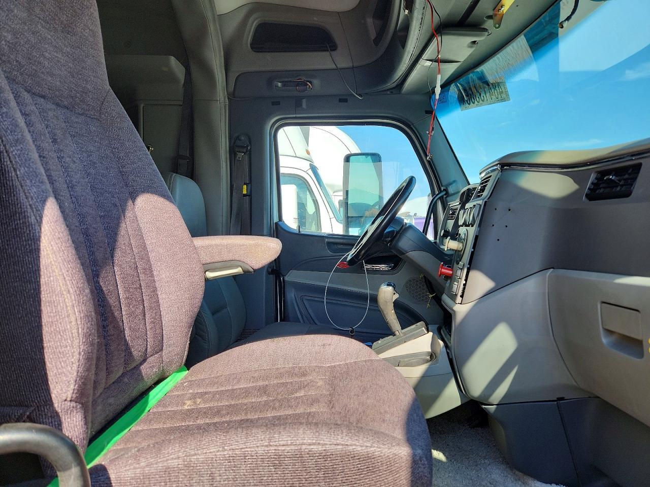 2014 Peterbilt 579 Semi Truck
