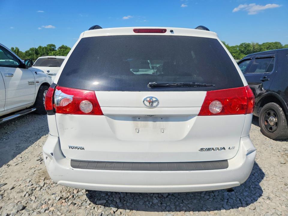 2009 Toyota Sienna le 8-passenger
