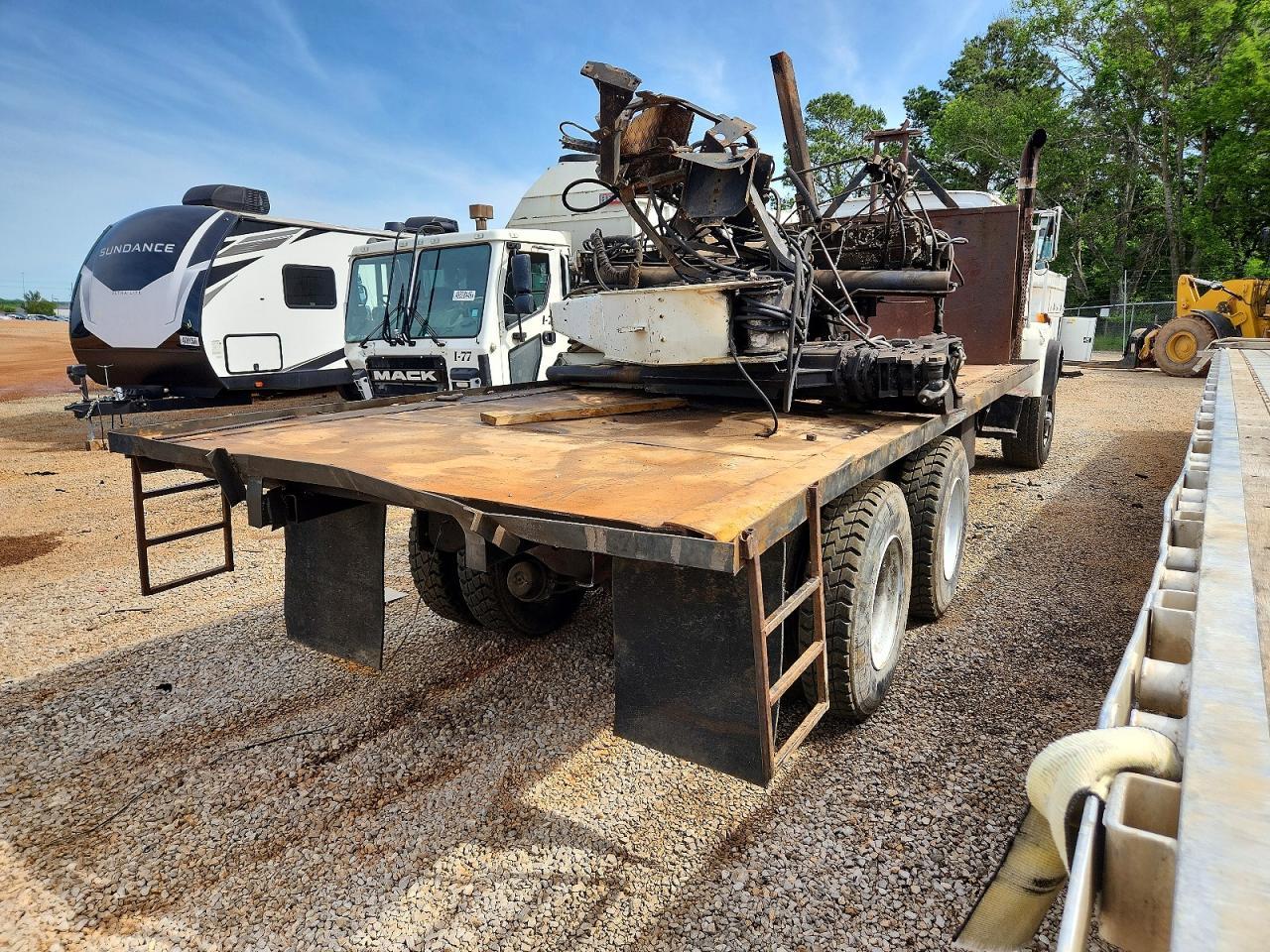 1986 Ford LT9000 Flatbed Truck