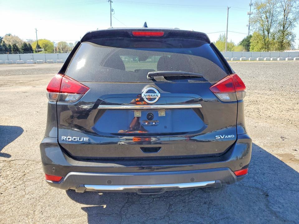 2020 Nissan Rogue sv